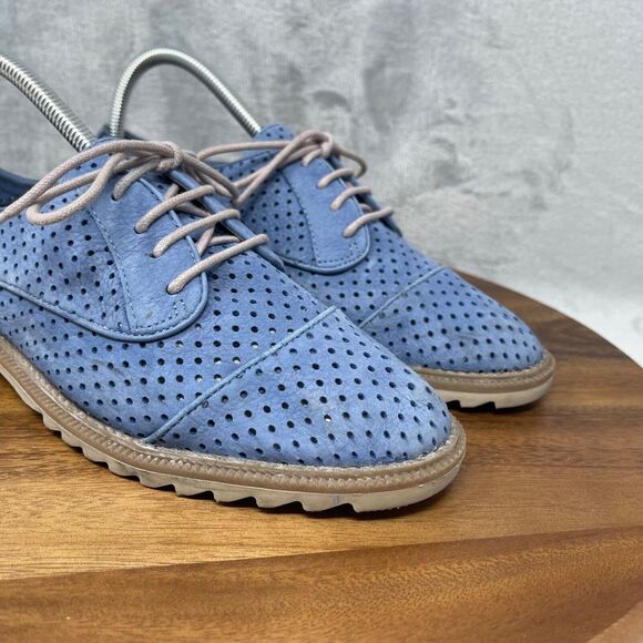 Clarks Somerset Oxford Womens 9.5 M Baby Blue Perforated Leather Nubuck Shoes - Picture 4 of 16